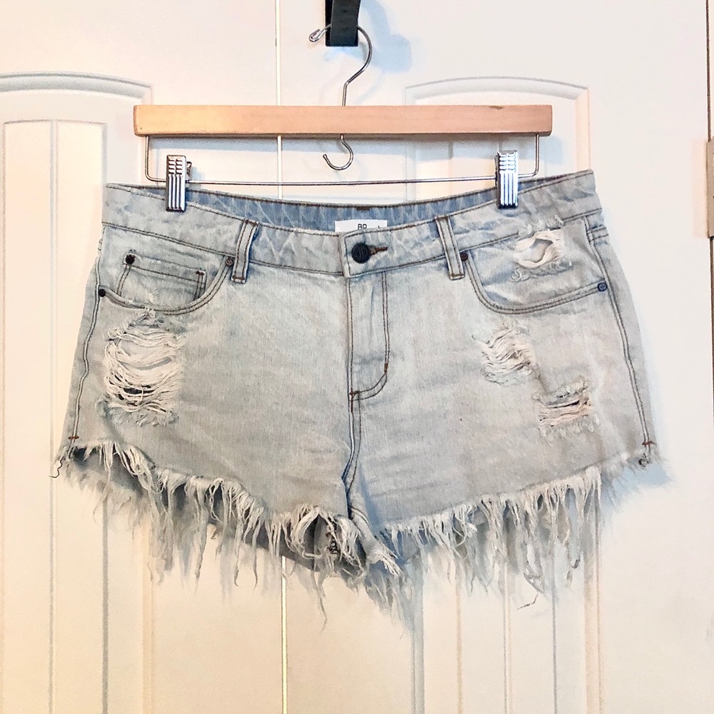BP Light Wash Frayed Denim Shorts Size 29